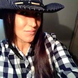 Meet your Posher, Victoria